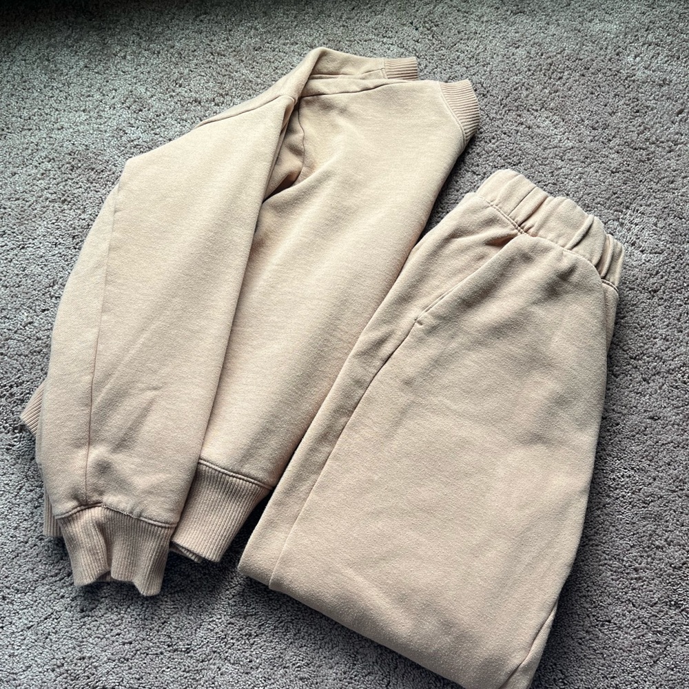 A new day size small brown tan matching sweat set